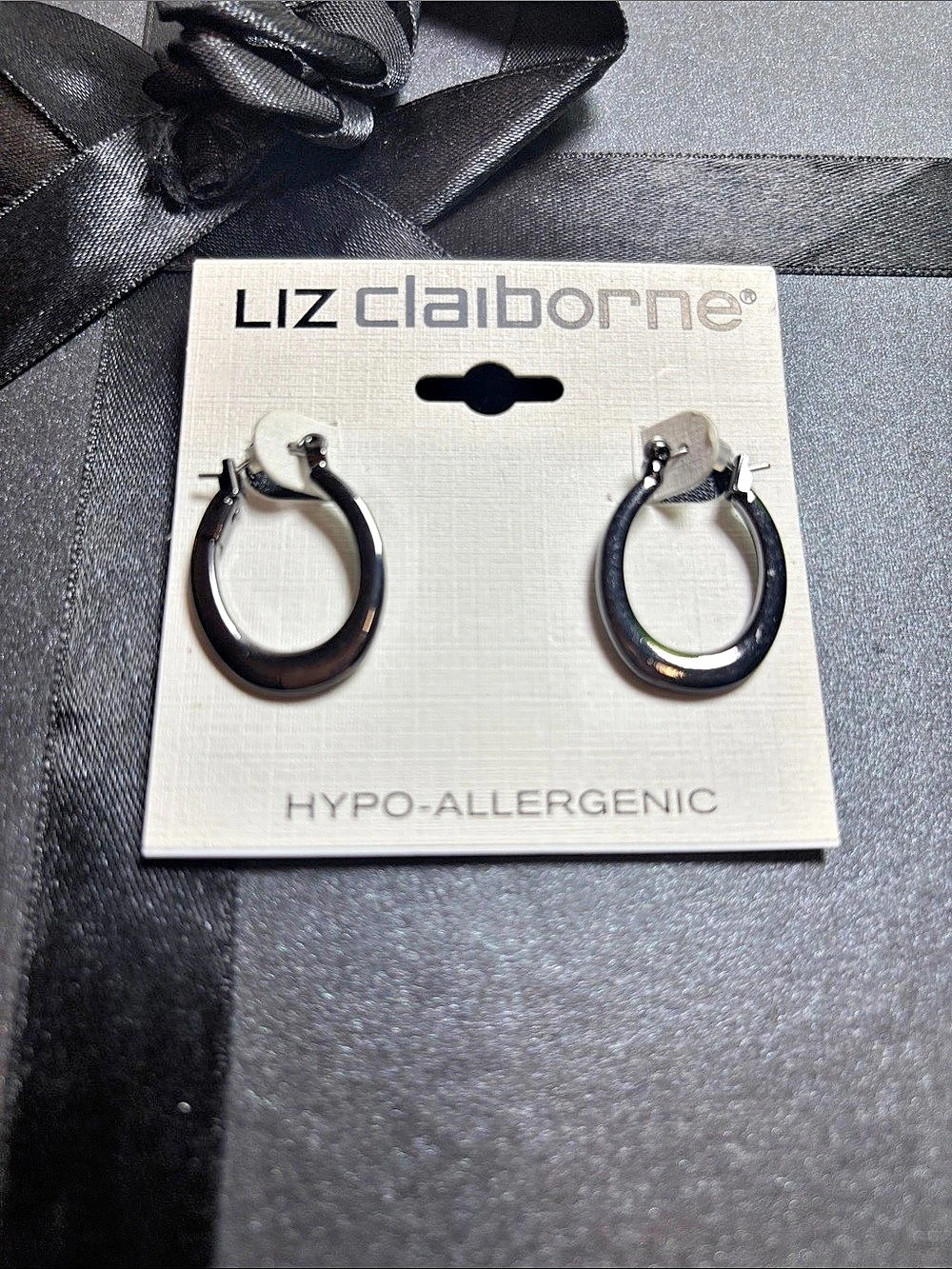Liz Claiborne Hoop Earrings in Silver NWT